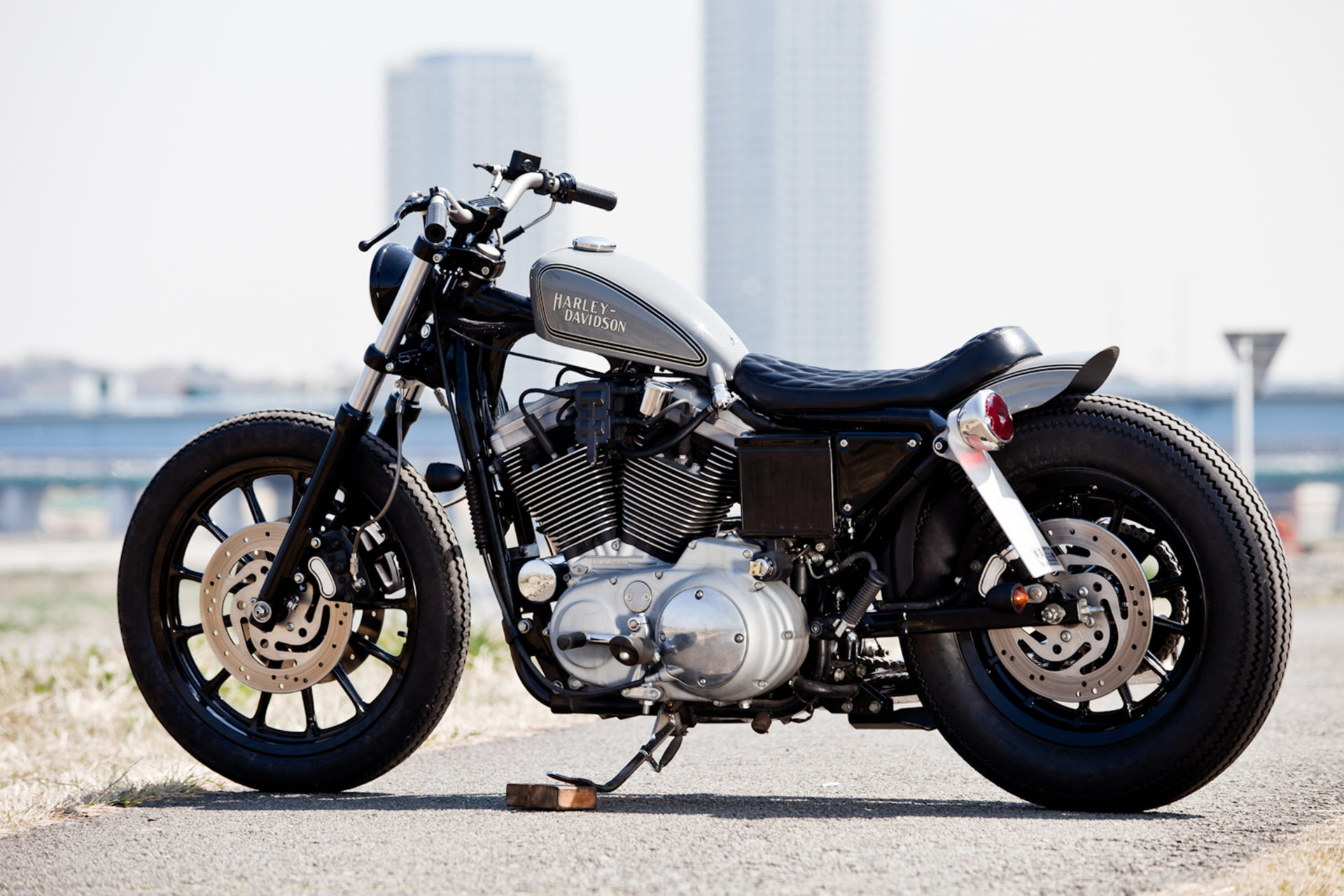 SPORTSTER CUSTOM SP-24