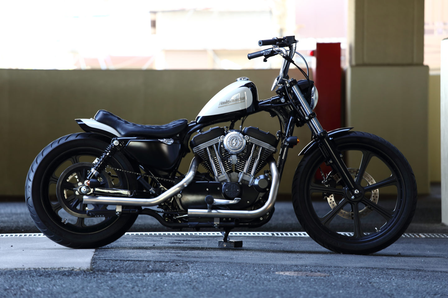 SPORTSTER CUSTOM SP-64