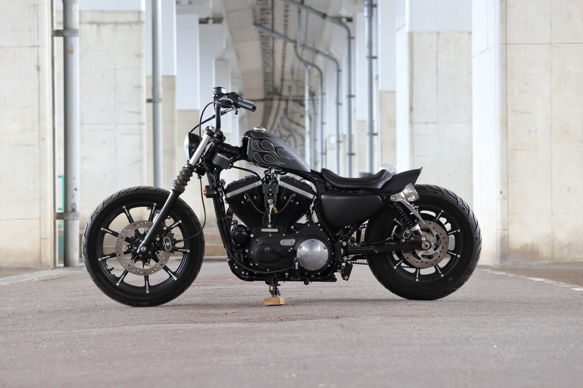 SPORTSTER CUSTOM SP-105