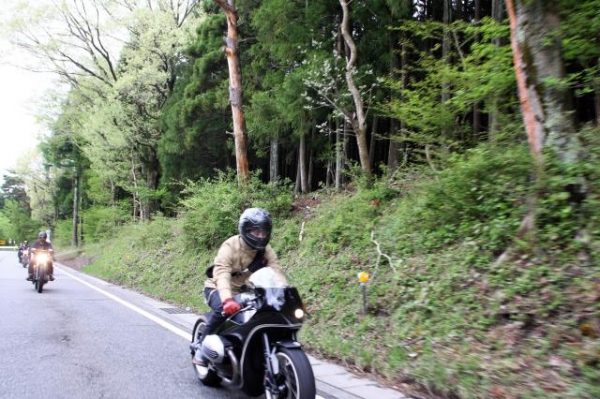 BMWカスタムプロジェクト ヒデモのR9Tカスタム車両でのツーリング風景